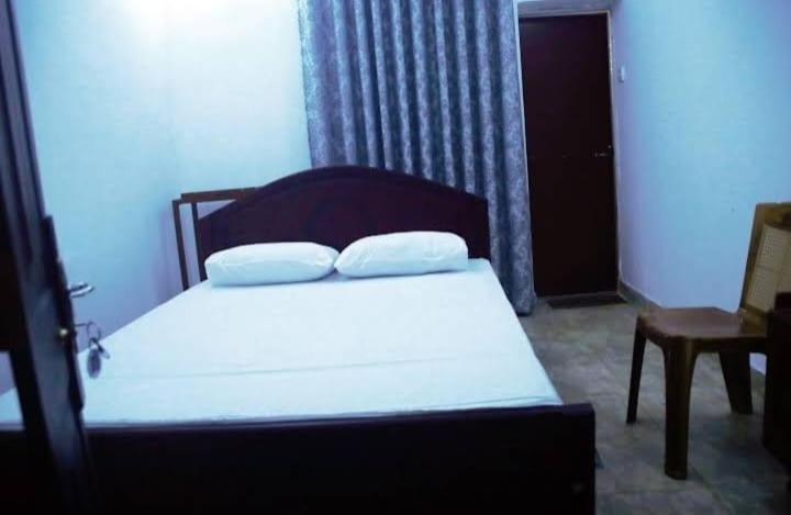 Salmanel Resort ラトゥナプラ エクステリア 写真